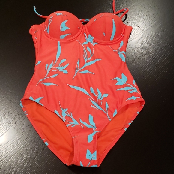 New without tags! GAP SWIMSUIT XS - Picture 1 of 4
